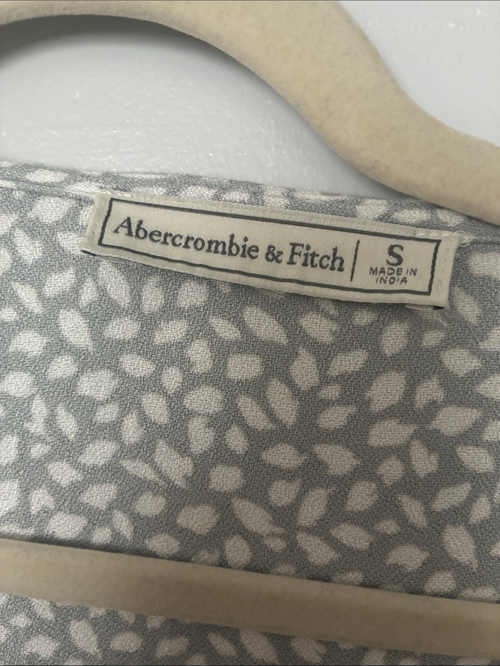Abercrombie & Fitch Light Sage Grey Floral Wrap Midi Dress - Picture 4 of 4